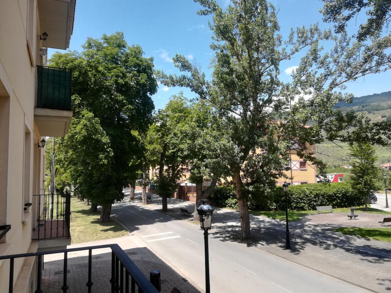 Apartamento "Paseo Del Sauco" Ezcaray Esterno foto